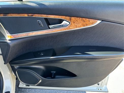 Used 2016 Lincoln MKX Reserve w/ Technology Package AWD/4WD image 22