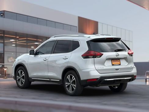 Used 2018 Nissan Rogue SL FWD image 6