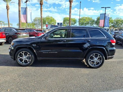 Used 2018 Jeep Grand Cherokee Limited image 8