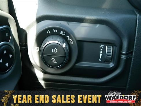 New 2025 Jeep Gladiator Sport image 16