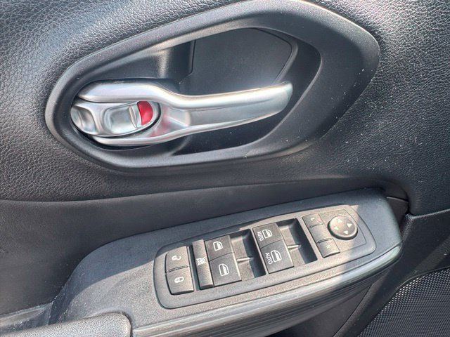 Used 2016 Jeep Cherokee Limited AWD/4WD image 20