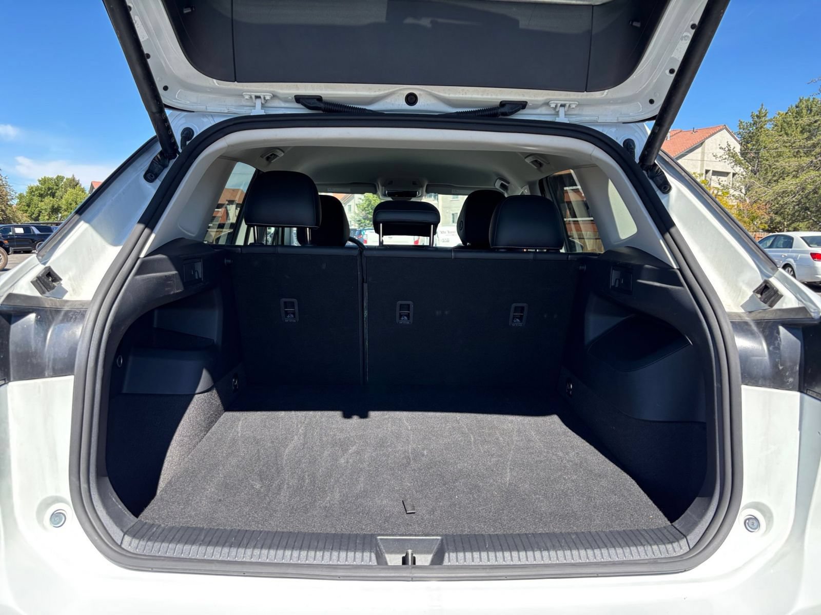 Used 2026 Volkswagen Tiguan SE AWD/4WD image 32
