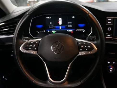 Certified 2023 Volkswagen Jetta SE image 13