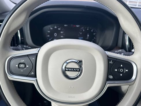 Used 2021 Volvo XC60 T6 Momentum w/ Premium Package AWD/4WD image 26