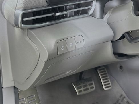Used 2025 Hyundai Elantra Sport FWD image 12