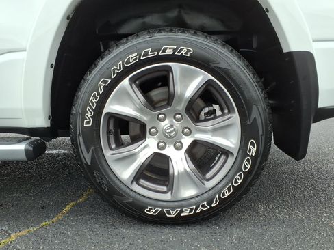 Used 2020 RAM 1500 Laramie AWD/4WD image 10