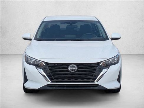 Used 2024 Nissan Sentra SV image 2