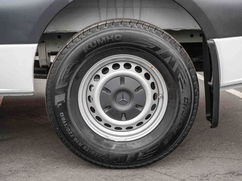 Used 2025 Mercedes-Benz Sprinter 2500 image 12