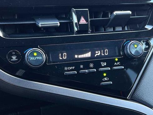 Certified 2022 Toyota Camry SE w/ Convenience Package FWD image 18