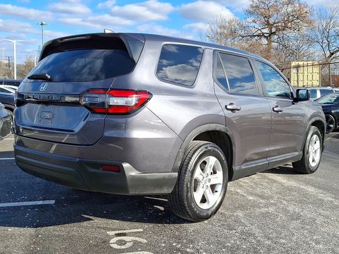 Certified 2023 Honda Pilot LX image 6