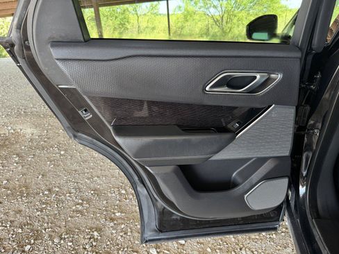 Used 2019 Land Rover Range Rover Velar R-Dynamic SE AWD/4WD image 33