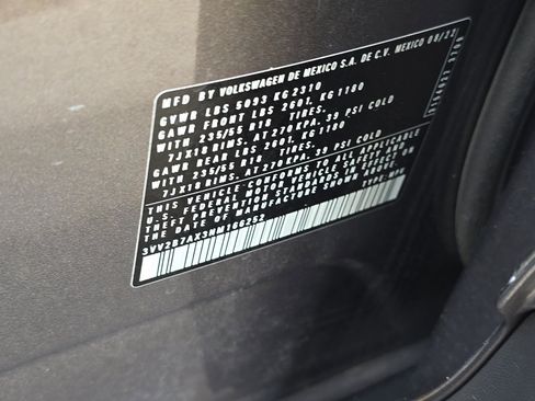 Used 2022 Volkswagen Tiguan SE image 33