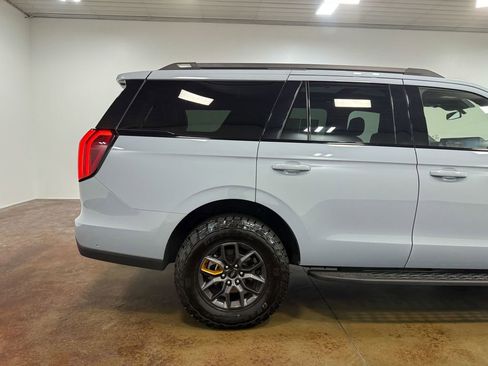 Used 2025 Ford Expedition Tremor image 33