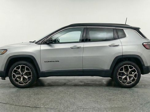 Used 2025 Jeep Compass Limited AWD/4WD image 5