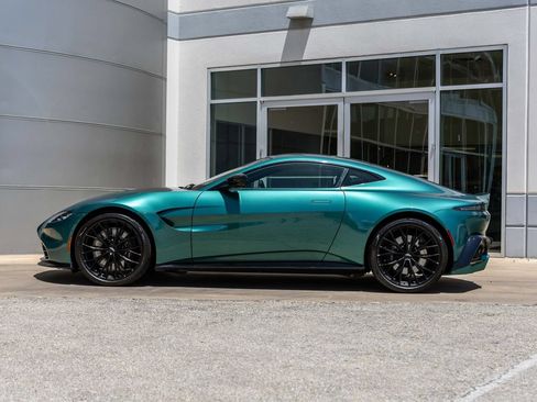 Used 2023 Aston Martin V8 Vantage Coupe RWD image 16