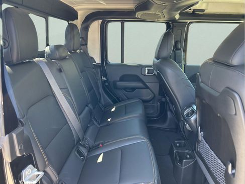 New 2026 Jeep Gladiator Sport AWD/4WD image 13