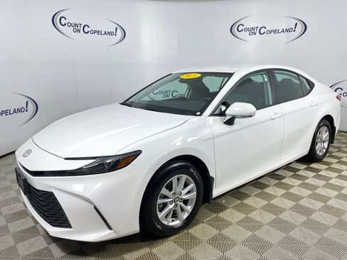 Certified 2025 Toyota Camry LE AWD/4WD image 3