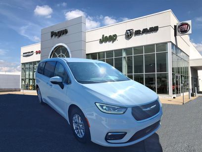 Used 2023 Chrysler Pacifica Touring-L