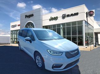 Used 2023 Chrysler Pacifica Touring-L video 1