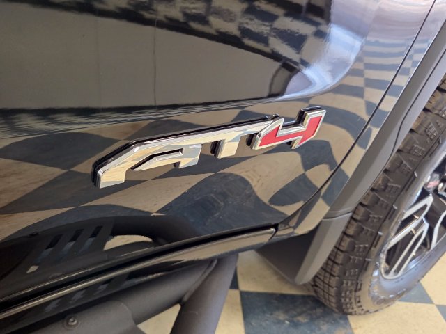 New 2026 GMC Sierra 1500 AT4 w/ AT4 Premium Package AWD/4WD image 17