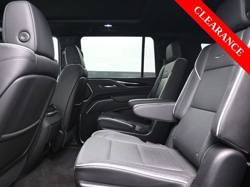 Used 2024 Cadillac Escalade ESV Sport w/ Heavy-Duty Trailer Package image 21