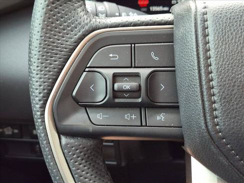 Used 2025 Toyota Tundra Limited AWD/4WD image 4