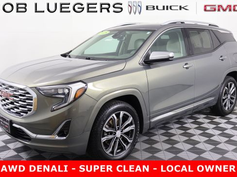 Used 2018 GMC Terrain Denali w/ Comfort Package image 4