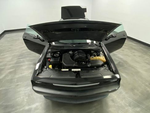 Used 2012 Dodge Challenger SXT image 45