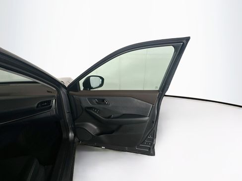 Used 2023 Nissan Rogue S AWD/4WD image 30