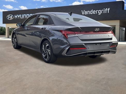 Certified 2024 Hyundai Elantra Limited image 12