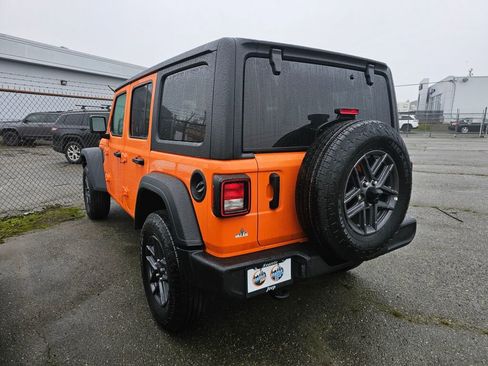 Used 2025 Jeep Wrangler Sport S image 6