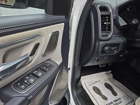 Used 2024 RAM 1500 Limited AWD/4WD image 30