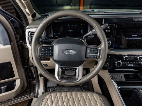 Used 2026 Ford F450 Platinum w/ Platinum Plus Package image 18