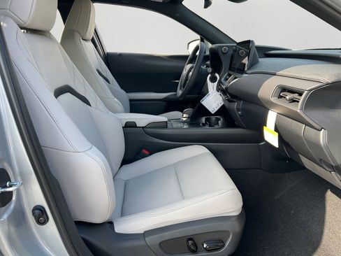 Used 2025 Lexus UX 300h AWD w/ Cold Area Package image 5