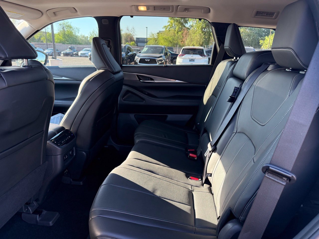 Used 2022 INFINITI QX60 Luxe w/ Cargo Package FWD image 10