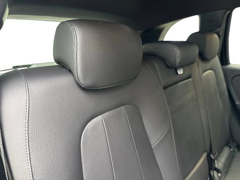 Used 2025 Mercedes-Benz GLB 250 4MATIC image 39