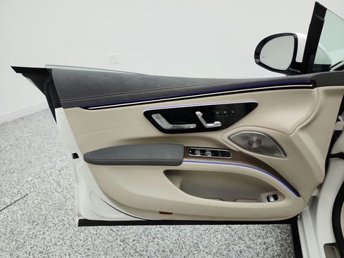 Used 2022 Mercedes-Benz EQS 450+ Sedan image 14