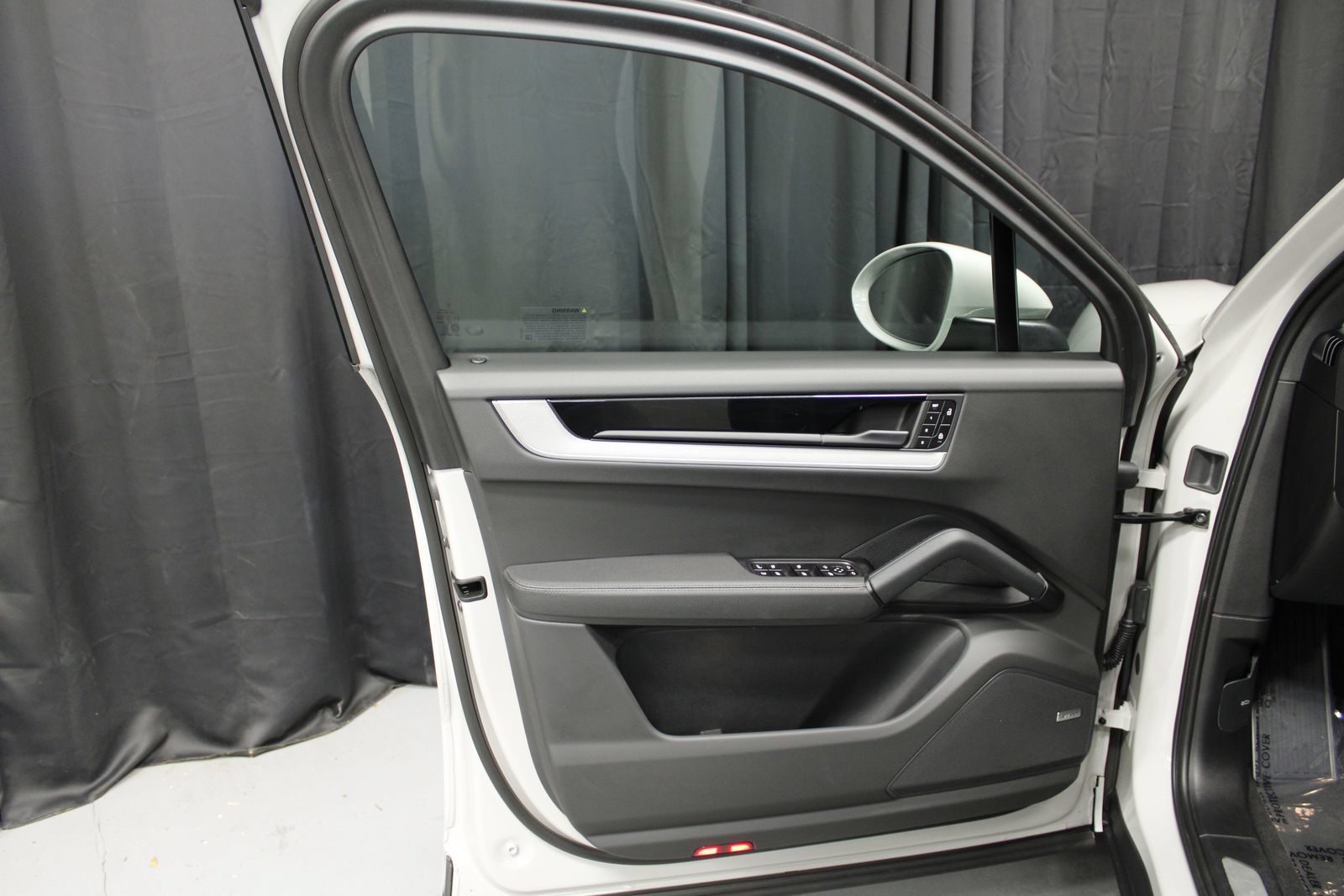 Certified 2026 Porsche Cayenne S AWD/4WD image 25