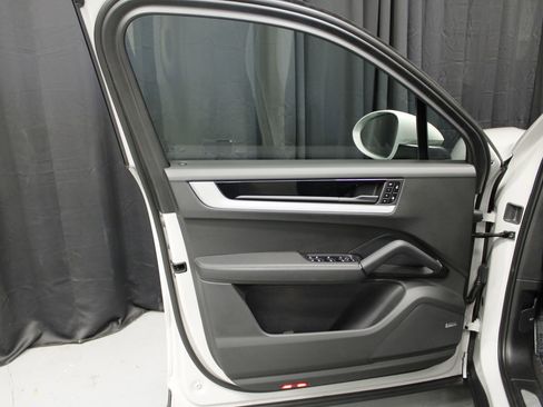 New 2026 Porsche Cayenne S AWD/4WD image 25