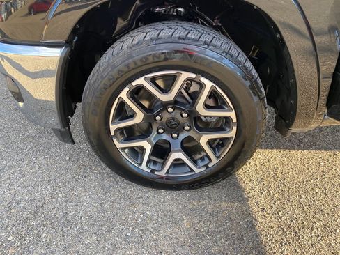 Used 2025 RAM 1500 Laramie image 26