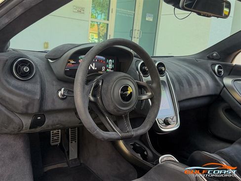 Used 2019 McLaren 600LT RWD image 14