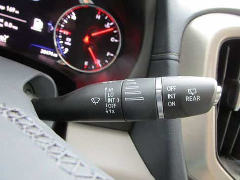 Used 2024 GMC Terrain Denali w/ Denali Premium Package AWD/4WD image 38