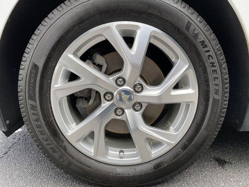 Used 2019 Chevrolet Equinox LT FWD image 40