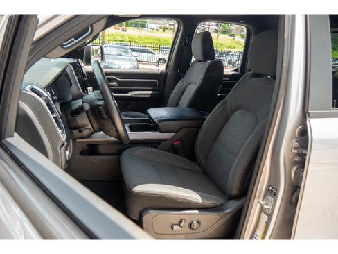 Used 2022 RAM 1500 Big Horn AWD/4WD image 11