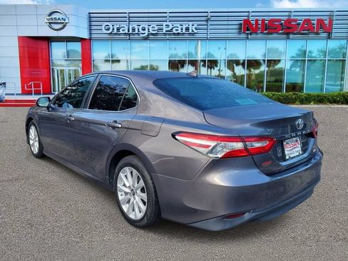 Used 2019 Toyota Camry LE FWD image 3