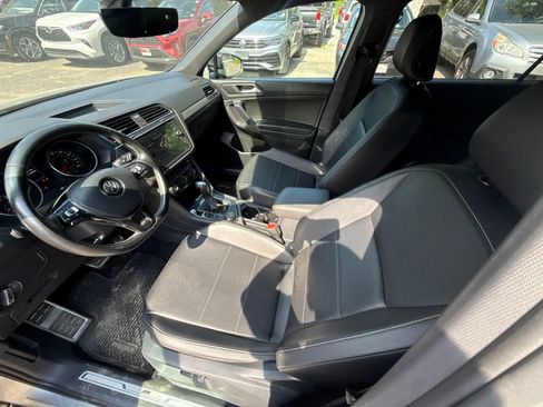 Used 2021 Volkswagen Tiguan SE R-Line AWD/4WD image 17