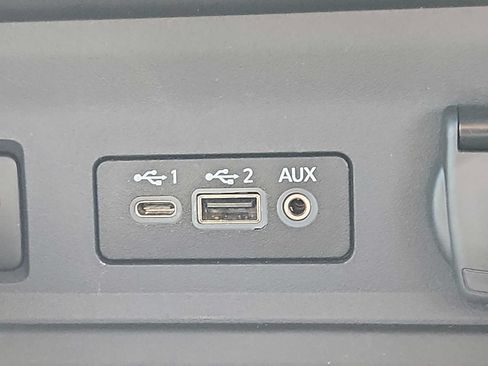 Used 2025 Nissan Sentra SV FWD image 23