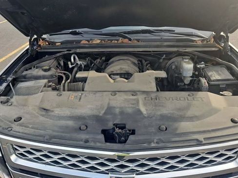 Used 2018 Chevrolet Suburban LT w/ LT Signature Package image 13