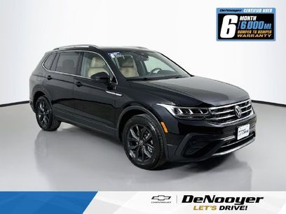 Used 2024 Volkswagen Tiguan SE w/ Panoramic Sunroof Package