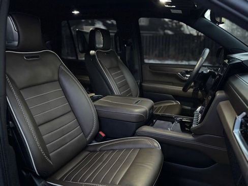 Used 2025 GMC Yukon Denali Ultimate image 23